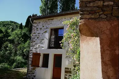 Image de Gite -rustique et moderne en pays Cathare