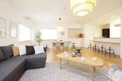 Image de bHOTEL246 Large 2br Apt 10ppl near Peace Park 301