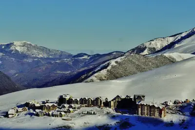 Image de Étage -1, vue pistes de ski, balcon, télévision, casier à ski, 30m², Peyragudes