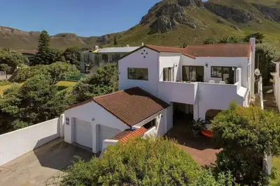 Image de 142 on 10th Family Holiday home, Hermanus