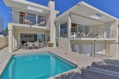 Image de 111 Memories | Coastal Calm & Contemporary Comfort in De Kelders