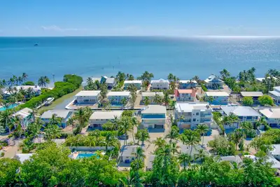 Bungalow #3 - 2 Bed/1 Bath & Pool in Islamorada