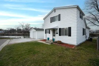 Image de Updated home viewing Belle River Canal