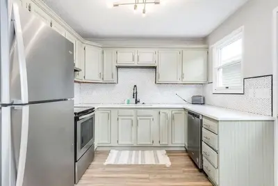 Image de The Blue Door Cottage- pet friendly-near Osu-wifi