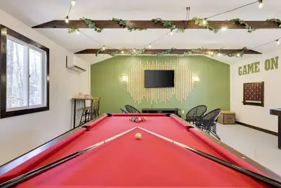 Game Room + Sauna with Pool, Beach & Golf Access, Sleeps 12 and Pet Friendly!