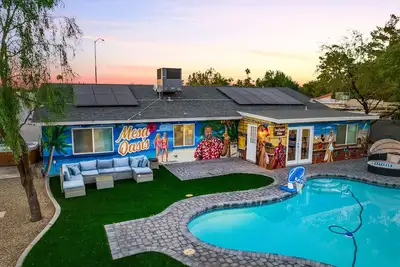 Image de Your Home Away from Home: Pool, Games, Hot Tub, Mini-Golf, Bbq, Luxury Home