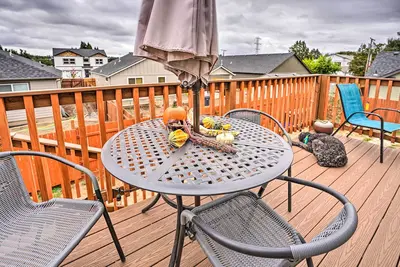 Image de Springfield Apt w/ Deck + Central Location!