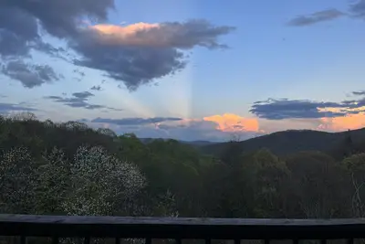 Image de Wow Views! Right in the middle of everything! Otter Falls & Hawks Nest next door