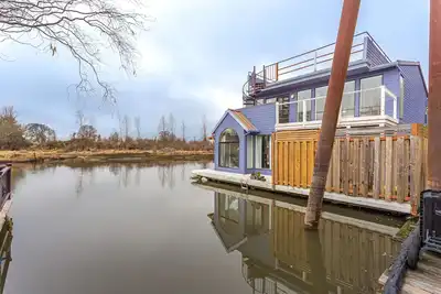 Image de Serenity Floating Home