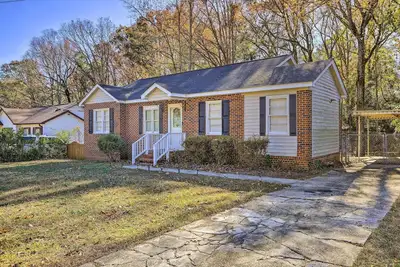 Image de Peaceful Columbus Retreat w/ Deck & Yard!