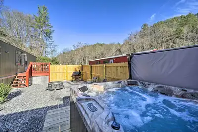 Image de Bring a Pet: Smoky Mtn Vacation Rental w/ Yard!