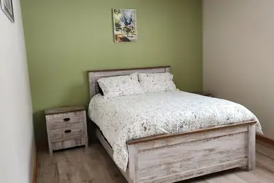 Image de Spacious cabin near the Canadian Rockies, barrier free! Close to the Rockies