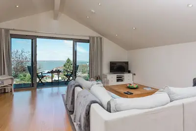 Image de 3 chambres à coucher à Cowes