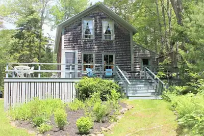 Image de Cottage in Boothbay Harbor - Dock Access, Tennis, Linekin Bay