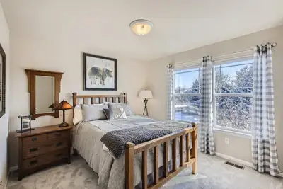 Image de Luxury 4br Spacious Home plus office