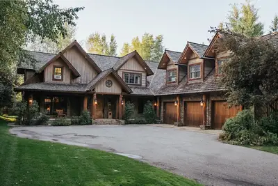 Image de Lpjh | Shoshone Lodge | Timeless Wyoming charm and Modern Comforts