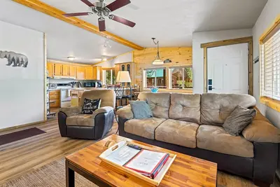 Stanley Stays - The Ponderosa Pine Cabin