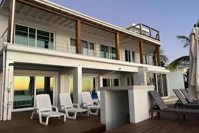 Image de Amazing 7 Bedroom 5 Bath Villa Beachfront Private Pool