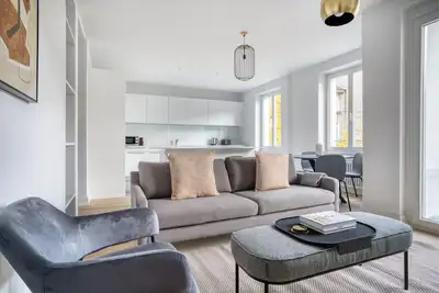 Image de Airy Vorstädte 3. 5 Room w/ W/D & Storage, 2 min to Market, by Blueground