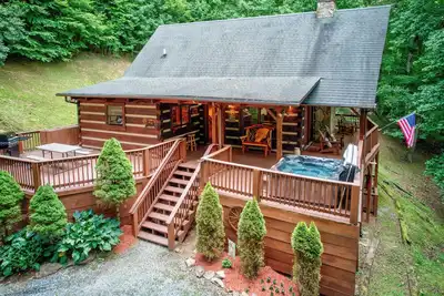 Image de Trails End-hot tub, wood burning fireplace, pet friendly