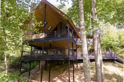 Image de Lakeview- hot tub, pet friendly, lake views, catch and release fishing