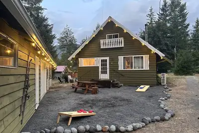 Image de Grouse Haus Rainier Base Camp | 3 Bed, 1. 5 Bath