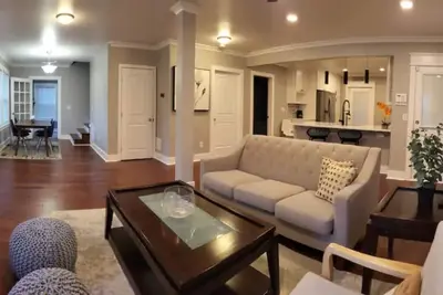 Image de Spacious 4 Br/3. 5 Ba Vacation Rental Home in West End Atlanta