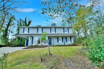 Image de 5br, 3ba Spacious N. Columbus Villa w/Hot Tub, Bbq, Play Area, 13 mi. to Benning