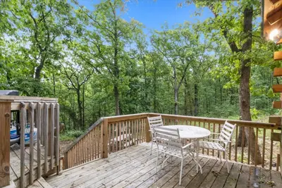 Image de Comfy dog-friendly cabin with fireplace, washer/dryer, gas grill & deck