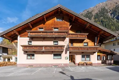 Image de Maison de vacances spacieuse avec sauna et bar
