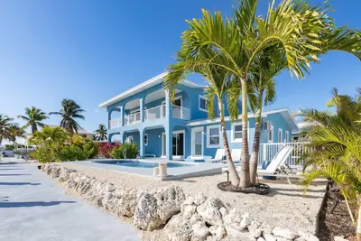 Image de Sandal Escape: 6br Canal Front Oasis w/ Heated Pool, Dog-Friendly, Dockage & Fast Atlantic Access