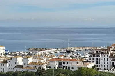 Luxury townhouse with breathtaking views close to Port and Beach