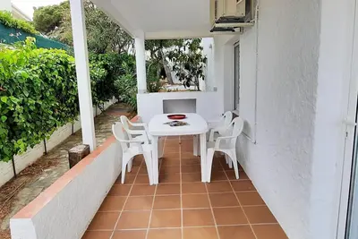 Image de Location saisonnière à Llançà - T2 avec terrasse, jardin, parking près de la plage Carboneras