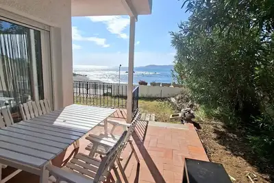 Image de Appartement rénové en bord de mer avec jardin et terrasse à Cap Ras, Llançà