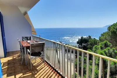 Image de Appartement Familial à Llançà : Plage Carboneres, Parking et Animaux Acceptés