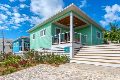 Image de Curly Tail Cottage - Guana Cay, in the Settlement