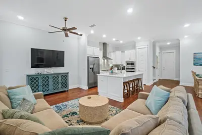 Image de Prominence 30a Getaway - Pet Friendly, Golf Cart, Beach, Pools, Free Golf Daily