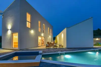 Image de Unique Villa Silente with pool and jacuzzi