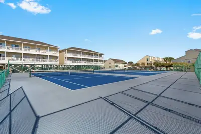 Image de 2br Condo w/ Tennis Views & Private Beach