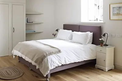 Image de The Stable accessible-Studio-Prestige-Salle d'eau-Vue sur la cour