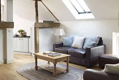 Image de Hayloft-Appartement-Prestige-Salle de bain et douche-Vue sur la cour
