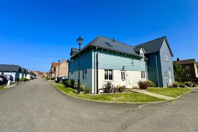 Image de Stunning Coastal Cottage - Sleeping 6 in 3 Bedrooms - Pool and Beach Access Included.