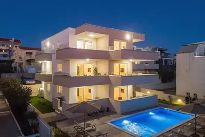 Image de Penthouse apartment with Pool and Sea view