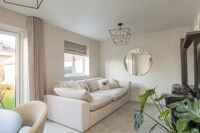Image de Pass the Keys | Serene Home in Leafy Warfield w/Private Garden