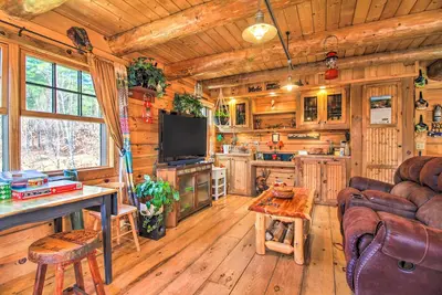 Image de Chic Brandon Cabin w/ Pool, Hot Tub + Sauna!