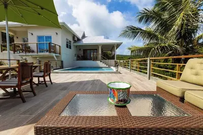 Image de Atma Island Living Villa-Deluxe Five Bedroom Villa