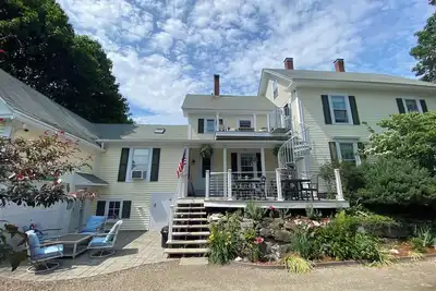 Image de Hilltop 3br Getaway w/ Chef Bbq, Fire Pit, Patios & Room to Relax