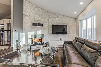 Image de Cheerful 4 bedroom home with in-ground heated pool