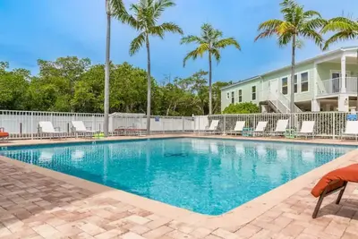 Vaca Cove C Reel Paradise, Ocean View with Dock