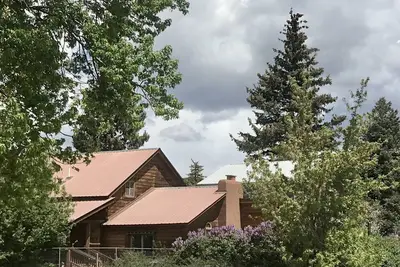 Image de Cabin in the heart of downtown Chama. One block from train depot area